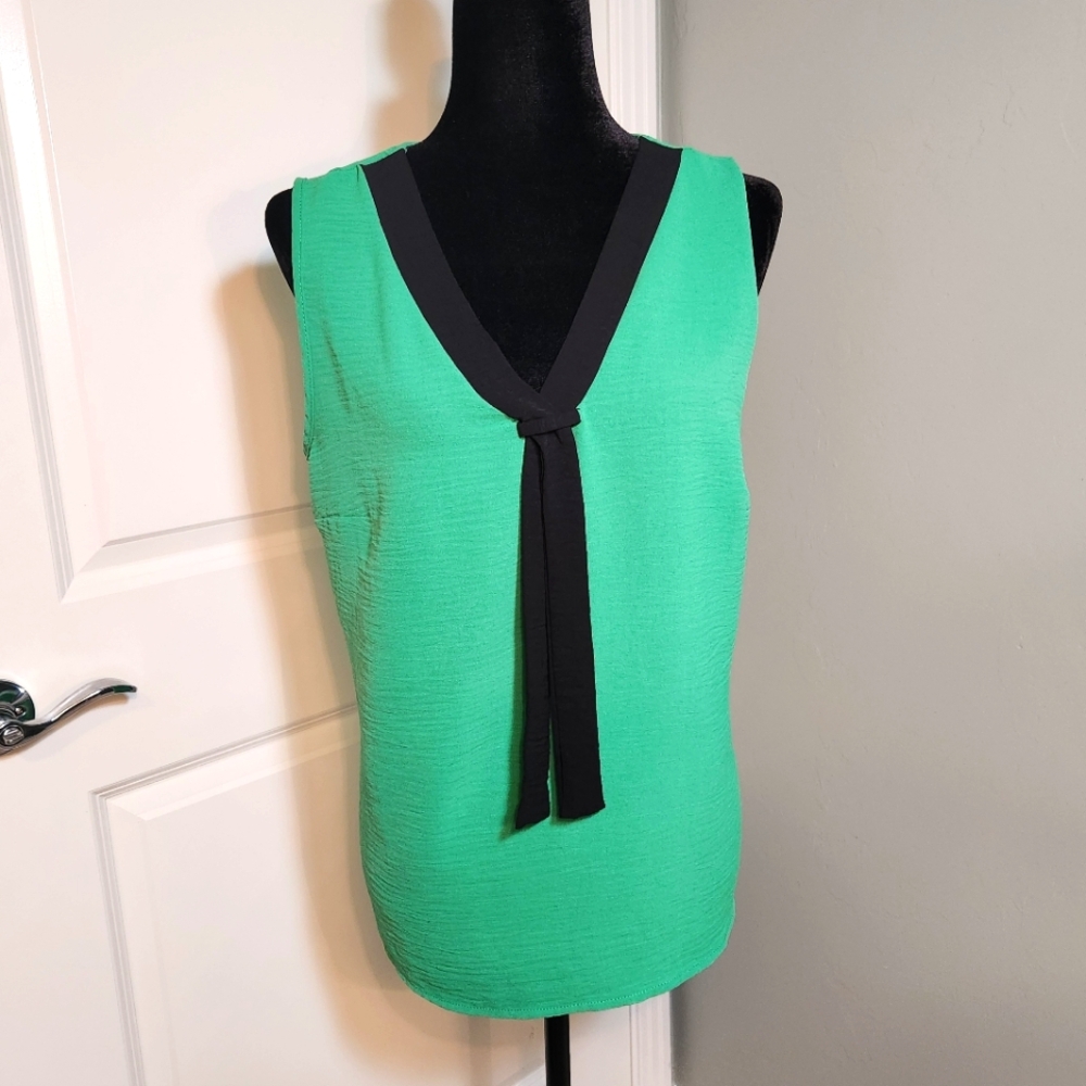 😀  3 for $15 Sale Green Sleeveless Top with Black Tie